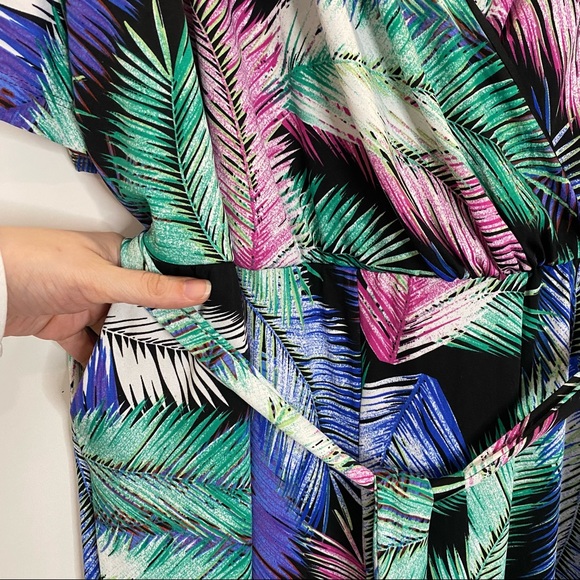 Palm Leaf print jumpsuit. - Picture 5 of 12